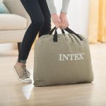 Надувной матрас Intex из волокнистого материала со встроенным электрическим насосом — изображение 5