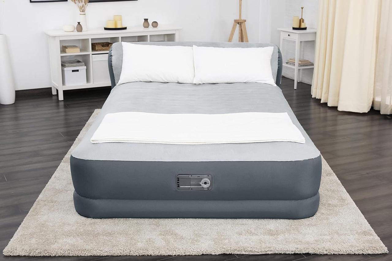 5702105864_naduvnoj-matras-s Надувной матрас с изголовьем SleepLux, Приподнятая надувная кровать со встроенным насосом + зарядное устройств — изображение 1