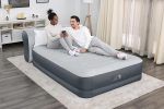 Надувной матрас с изголовьем SleepLux, Приподнятая надувная кровать со встроенным насосом + зарядное устройств — изображение 3