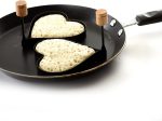 Формы для жарки яиц, антипригарные кольца для блиновб яиц в форме сердца, набор из 2 шт — изображение 6