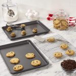 Набор форм для выпечки с антипригарным покрытием из 8 предметов Chicago Metallic Professional — изображение 8