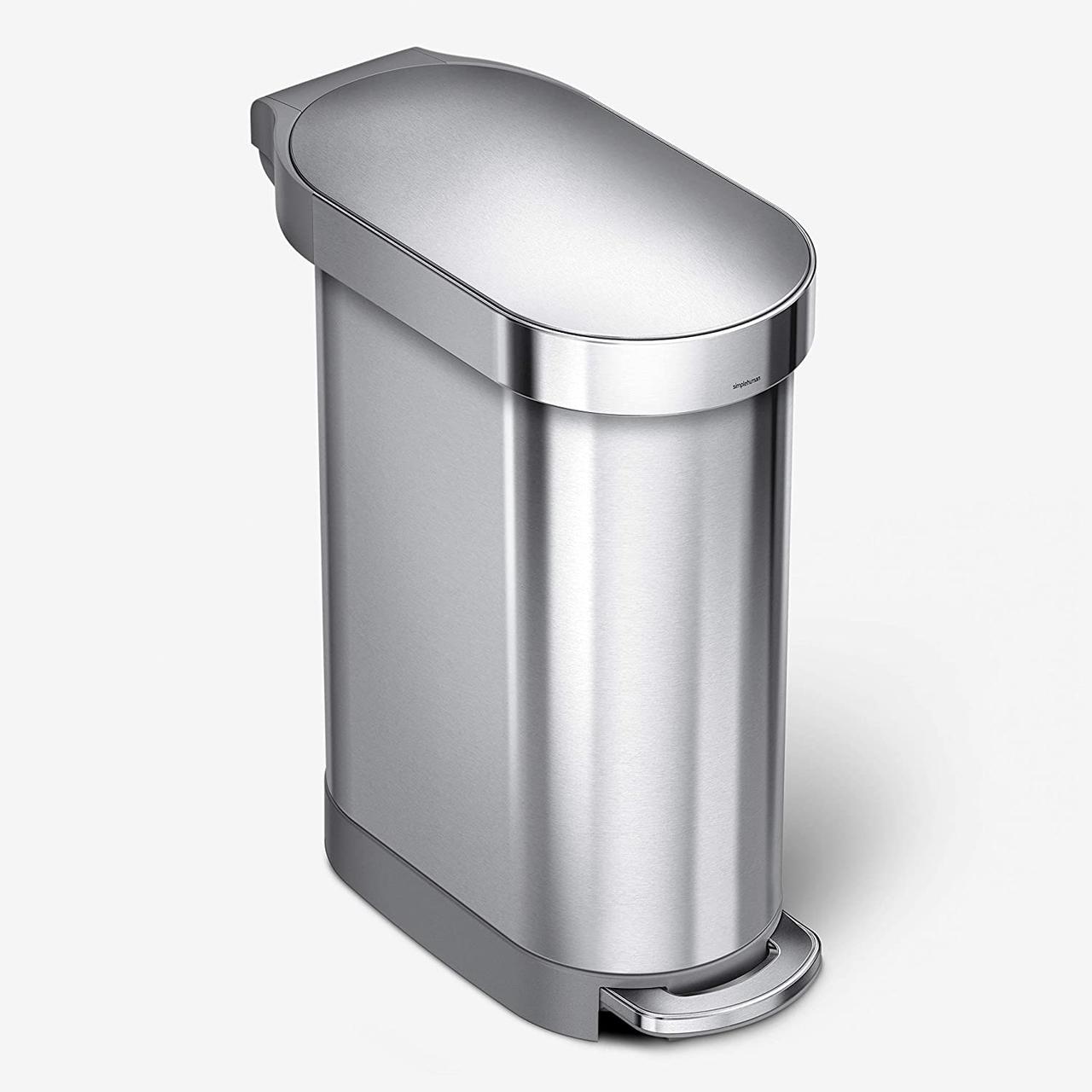 6346751064_musornyj-bak-simplehuman-1 Мусорный бак Simplehuman 45 л с педалью для узких мест между шкафами — изображение 1