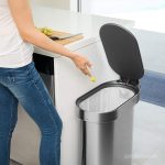 Мусорный бак Simplehuman 45 л с педалью для узких мест между шкафами — изображение 3