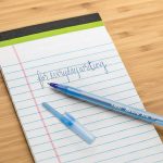 Шариковая ручка BIC средний наконечник (1,0 мм), синий, гибкий круглый корпус для удобства письма 144 шт — изображение 3