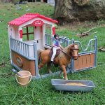 Фермерская конюшня с лошадьми и аксессуарами, игровой набор Horse Club с наездниками, обучающая игрушка — изображение 3