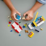 Грузовик с мороженым LEGO City 60253, крутой конструктор для детей (200 деталей) — изображение 6