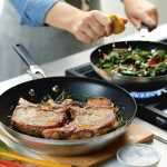 Набор сковород с антипригарным покрытием KitchenAid, 2 штуки — изображение 7