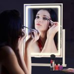 Косметическое зеркало с подсветкой и сенсорным управлением, 3 режима цветового освещения — изображение 5