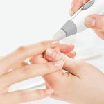 Беспроводная пилочка для маникюра и педикюра Pure Enrichment, пилочка для ногтей на батарейках — изображение 4